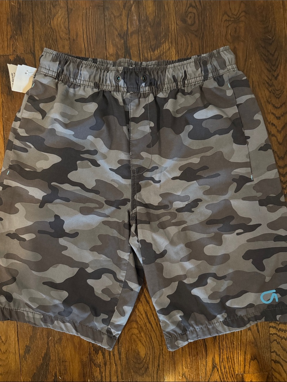 GAP kid boys Large regular Gray Camo Hybrid Short swimsuit really good condition